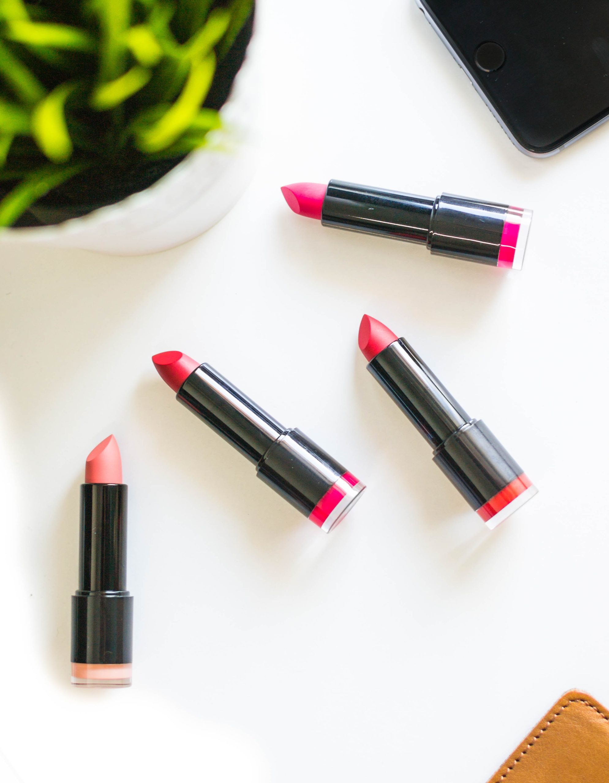 Five Lipstick Colors Suitable for Teachers